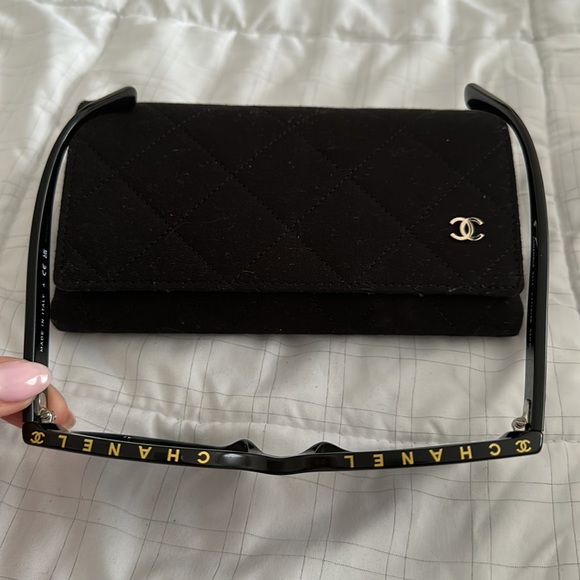 Authentic Chanel butterfly sunglasses - Picture 7 of 12